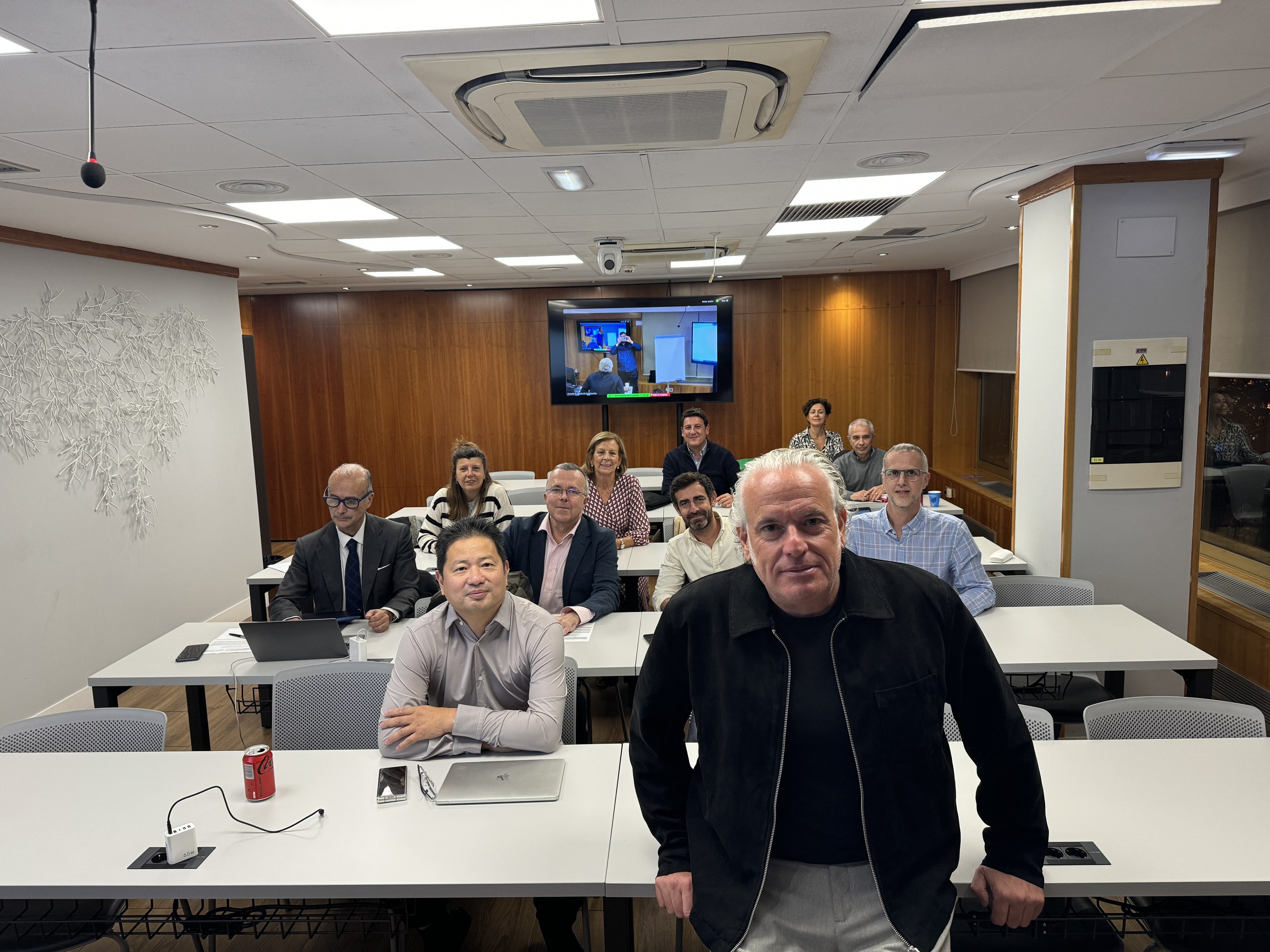 Alberto Gil de la Guardia impartiendo formación en Inteligencia Artificial para abogados en el Ilustre Colegio de Abogados de Madrid (ICAM)
